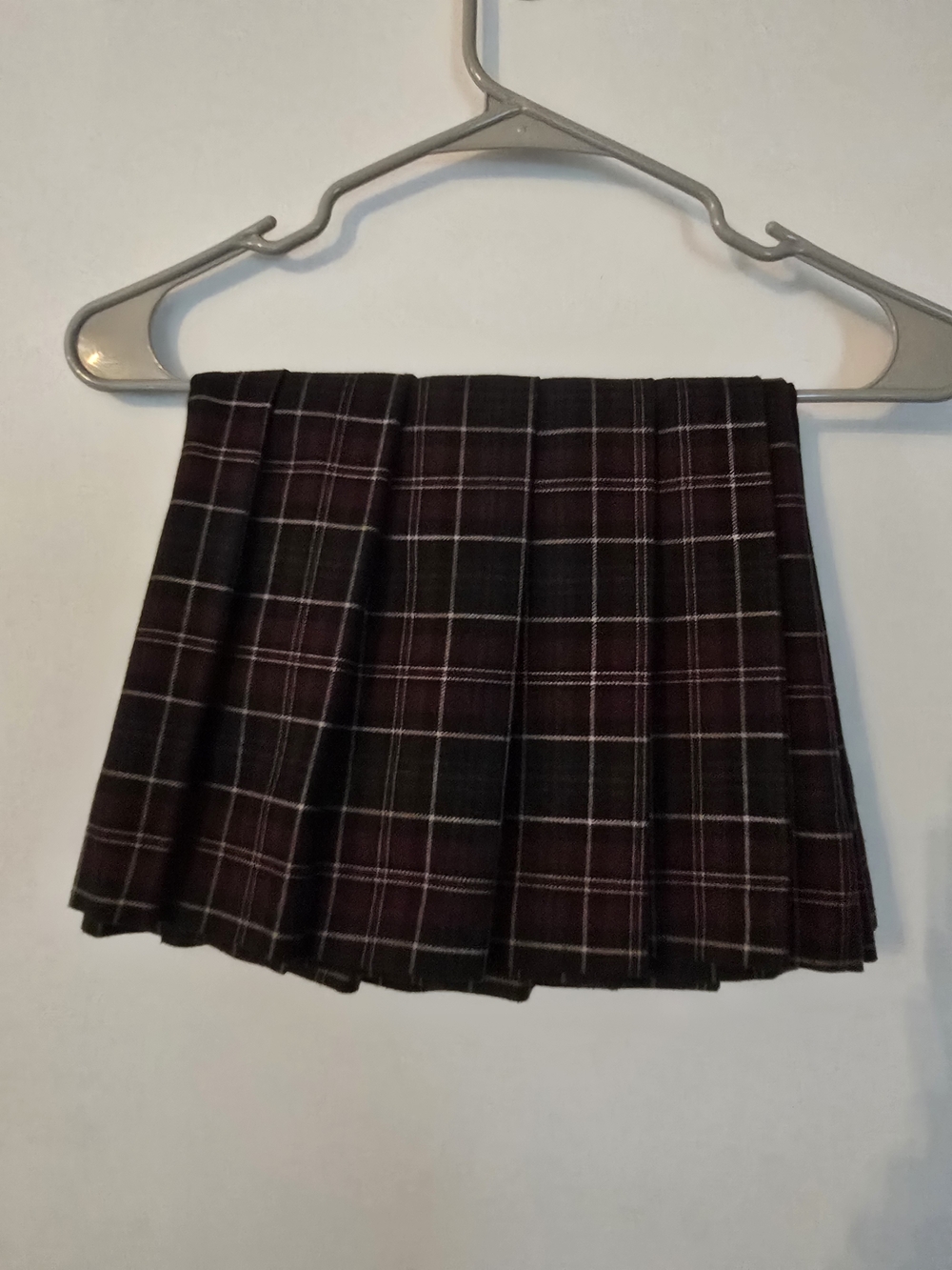 Briggs VINTAGE Pleated Burgundy/Green Plaid Mini Skirt Sz 6 Wool
